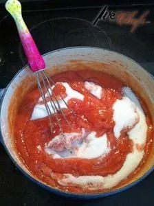 Adding sugar to jam (opens in a new tab)