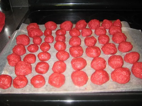 Cooked red velvet balls